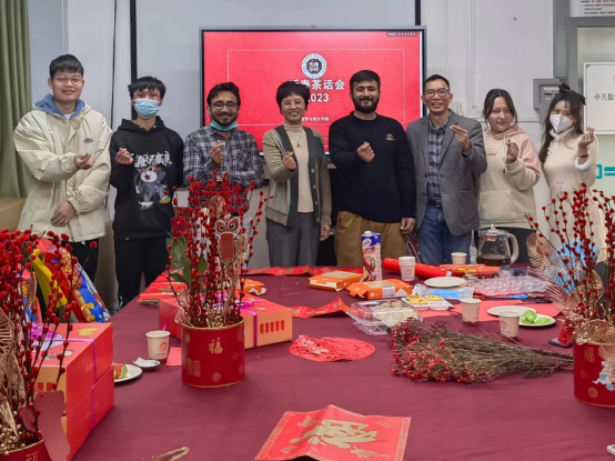 迎春纳福—数学与统计星光直播
举办2023师生新春茶话会