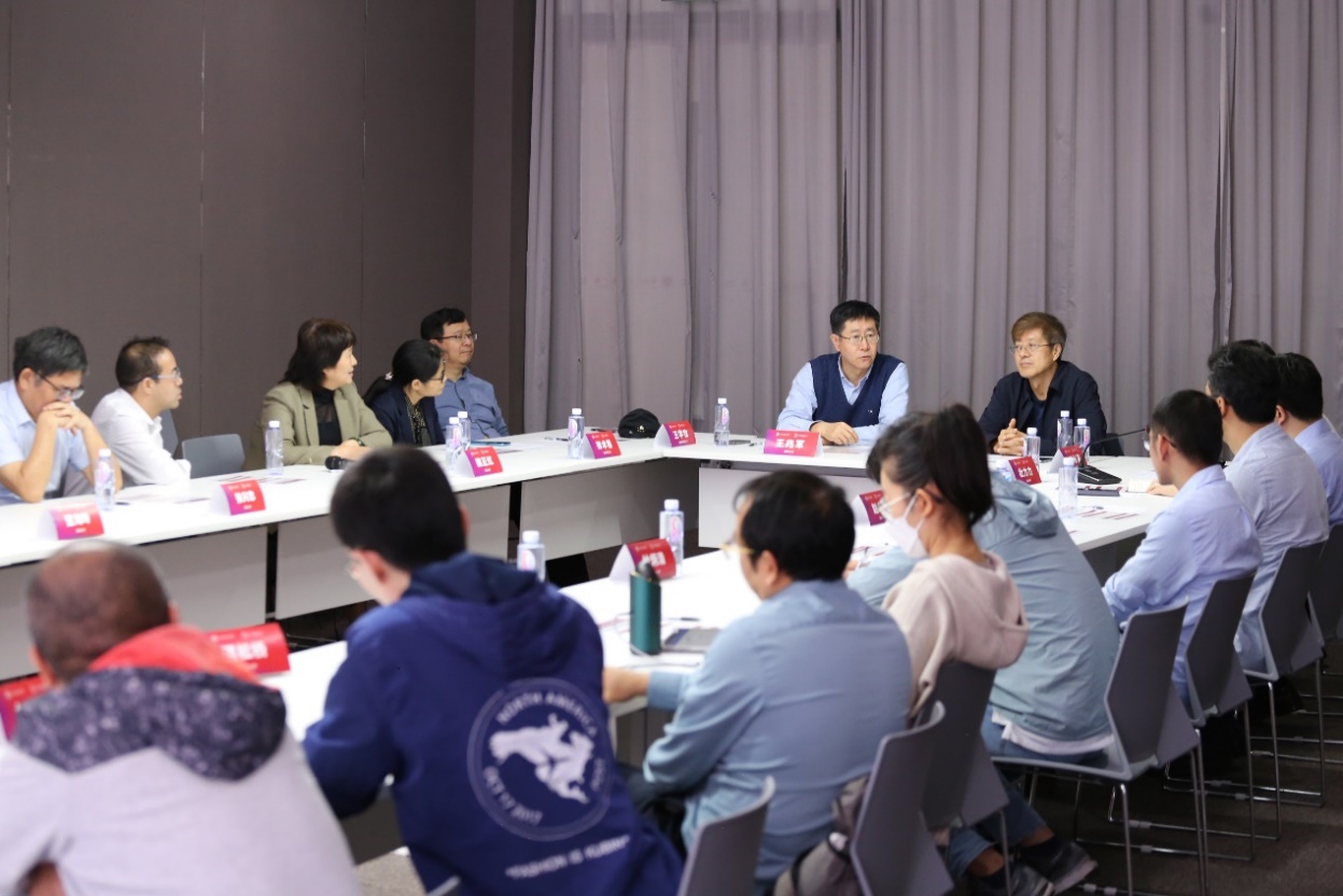 星光直播
举办统计学科发展战略研讨会